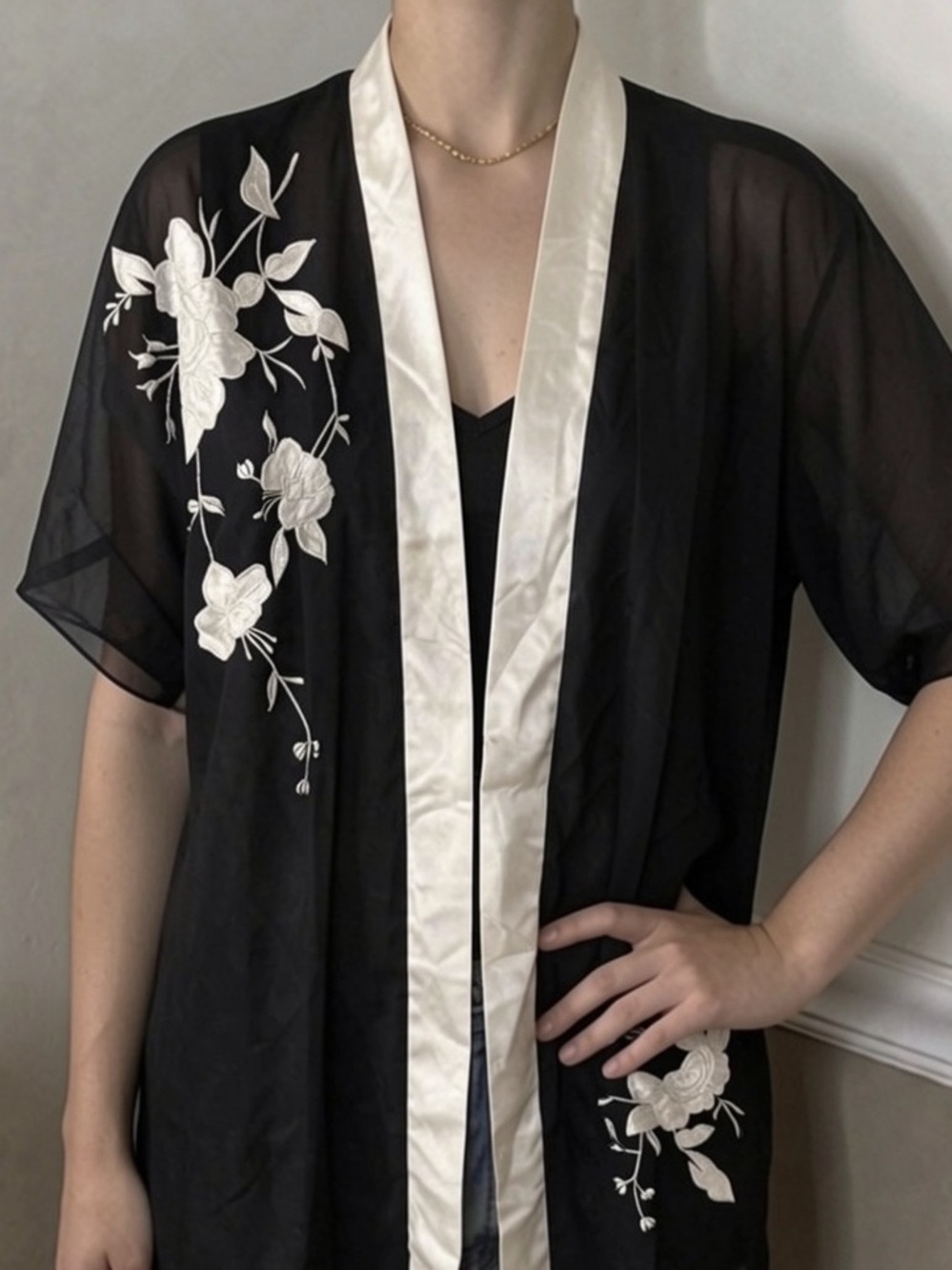 🤎 5 for $20! Victoria's Secret Black Sheer Embroidered Kimono with Cream Trim